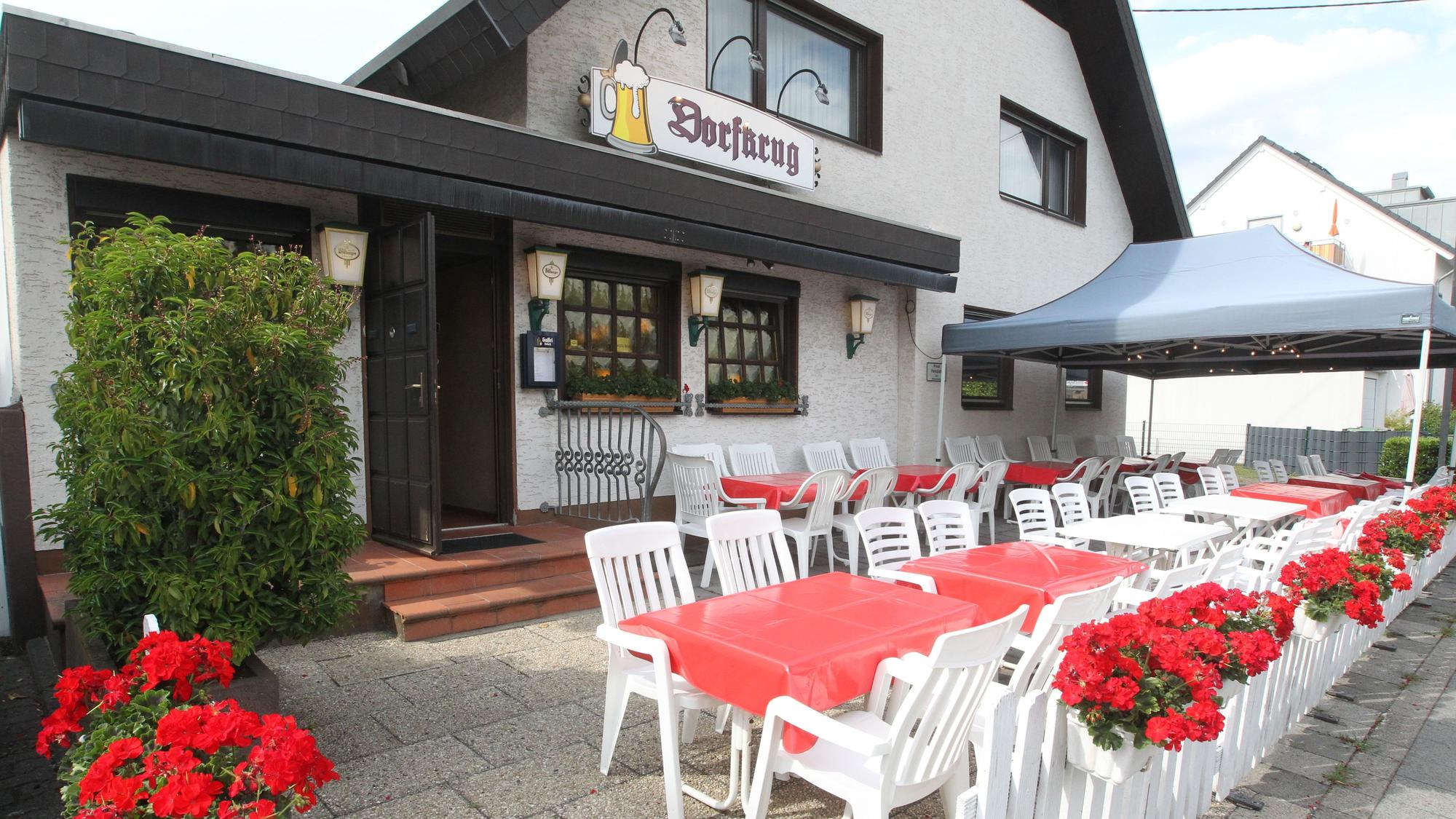 Vor der Tür bietet der Biergarten weitere 40 Plätze.