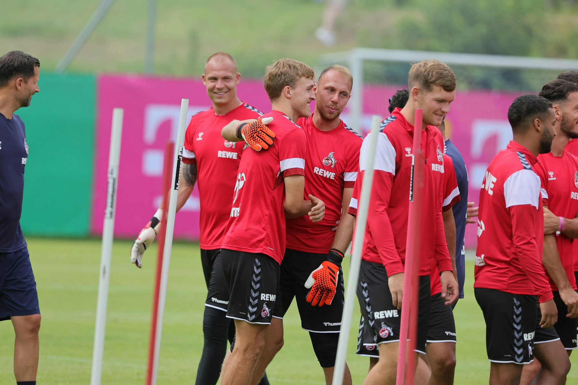 1. FC Köln, Trainingslager in Maria Alm, Oesterreich, Training, Geburtstagswünsche für Timo Hübers (1. FC Köln), 20.07.2023, Bild: Herbert Bucco