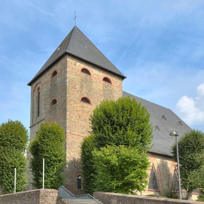 Blick auf die katholische Pfarrkirche in Lindlar-Frielingsdorf im Oberbergischen Kreis.