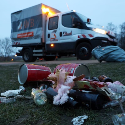 Reinigung am Aachener Weiher
