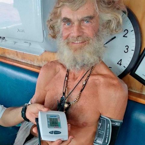 Timothy Shaddock trieb mit seiner Hündin Bella mehr als zwei Monate auf dem Pazifik. Nach der Rettung bleibt Bella nun offenbar in Mexiko.