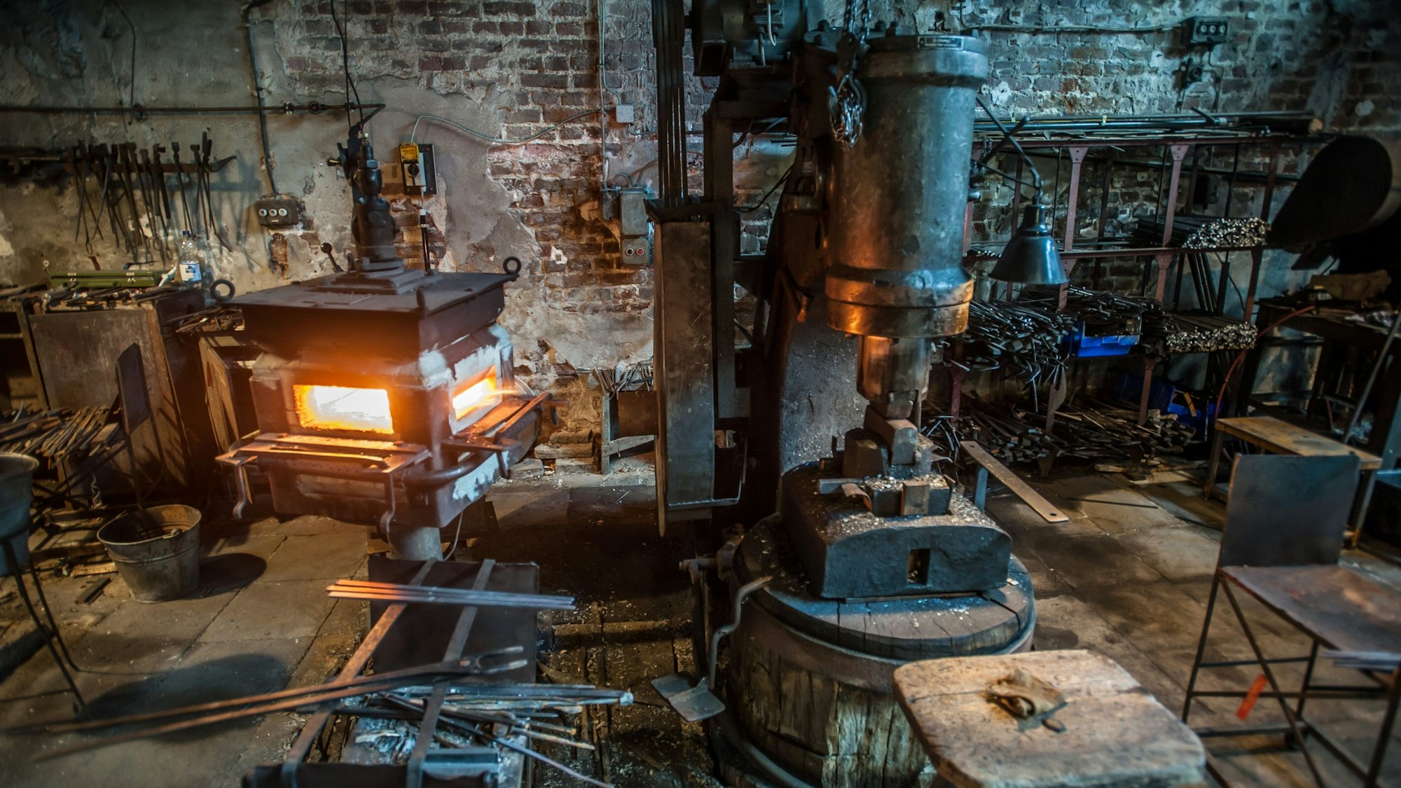 Alte Geräte im Industriemuseum.