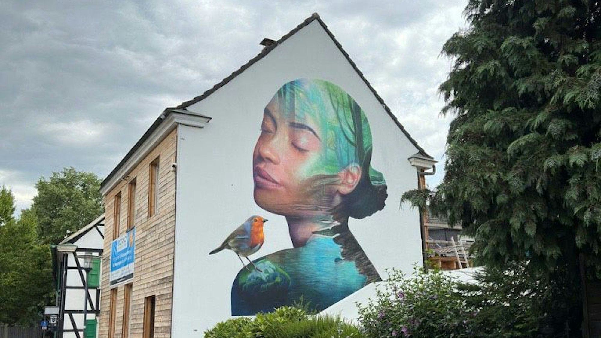 Der Leichlinger Street-Art-Künstler Tank hat sein Kunstwerk an der Mittelstraße fertiggestellt.