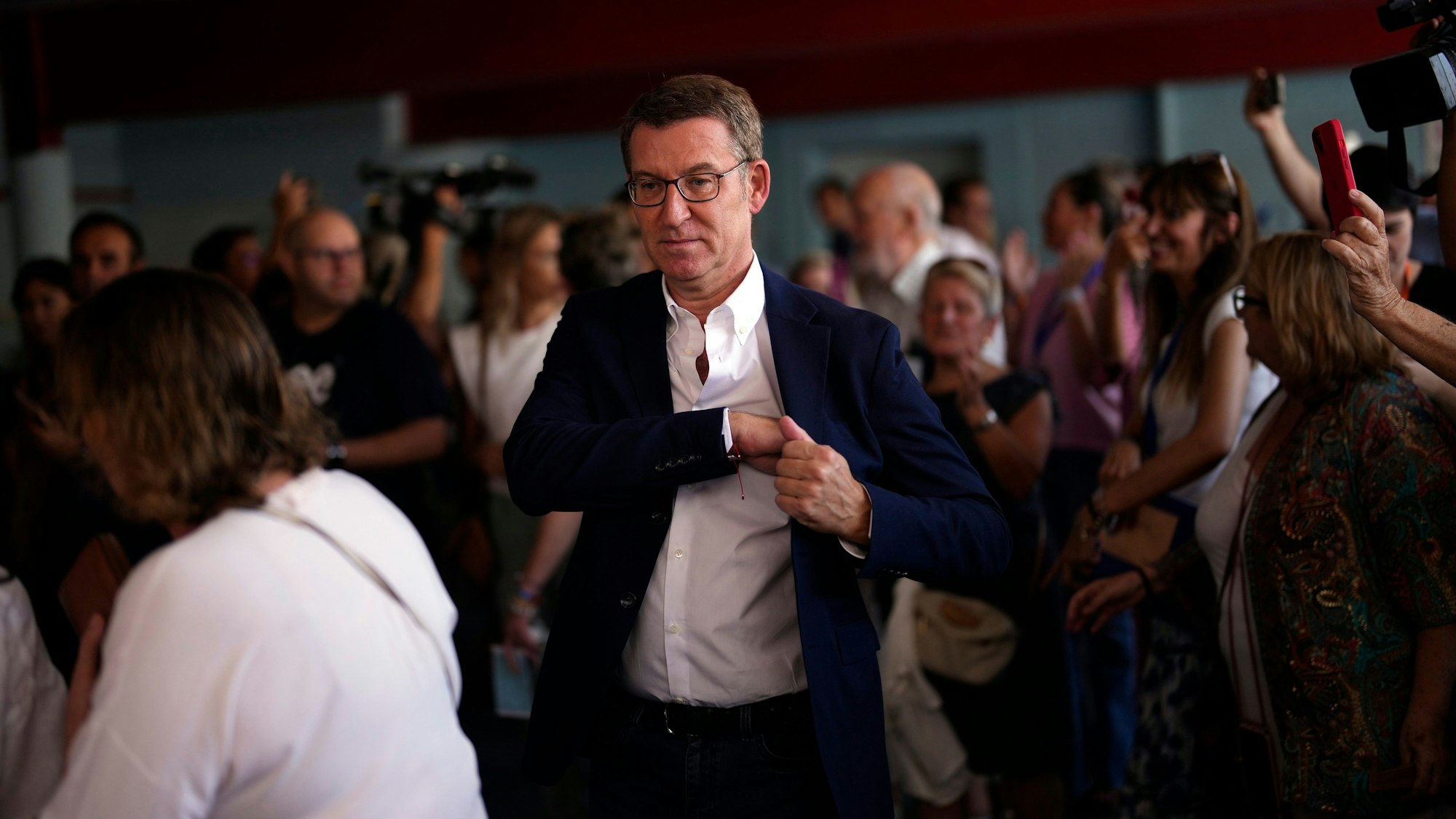 Alberto Núñez Feijó, Präsident der Volkspartei PP, hat offenbar die vorgezogene Wahl in Spanien gewonnen.