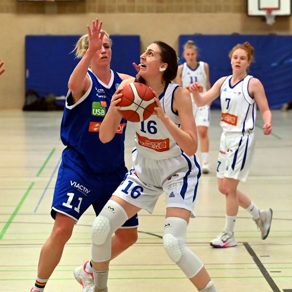 Basketball
BBZ Opladen - Bochum
vorne: Carlotta Ellenrieder (BBZ)
Foto: Uli Herhaus