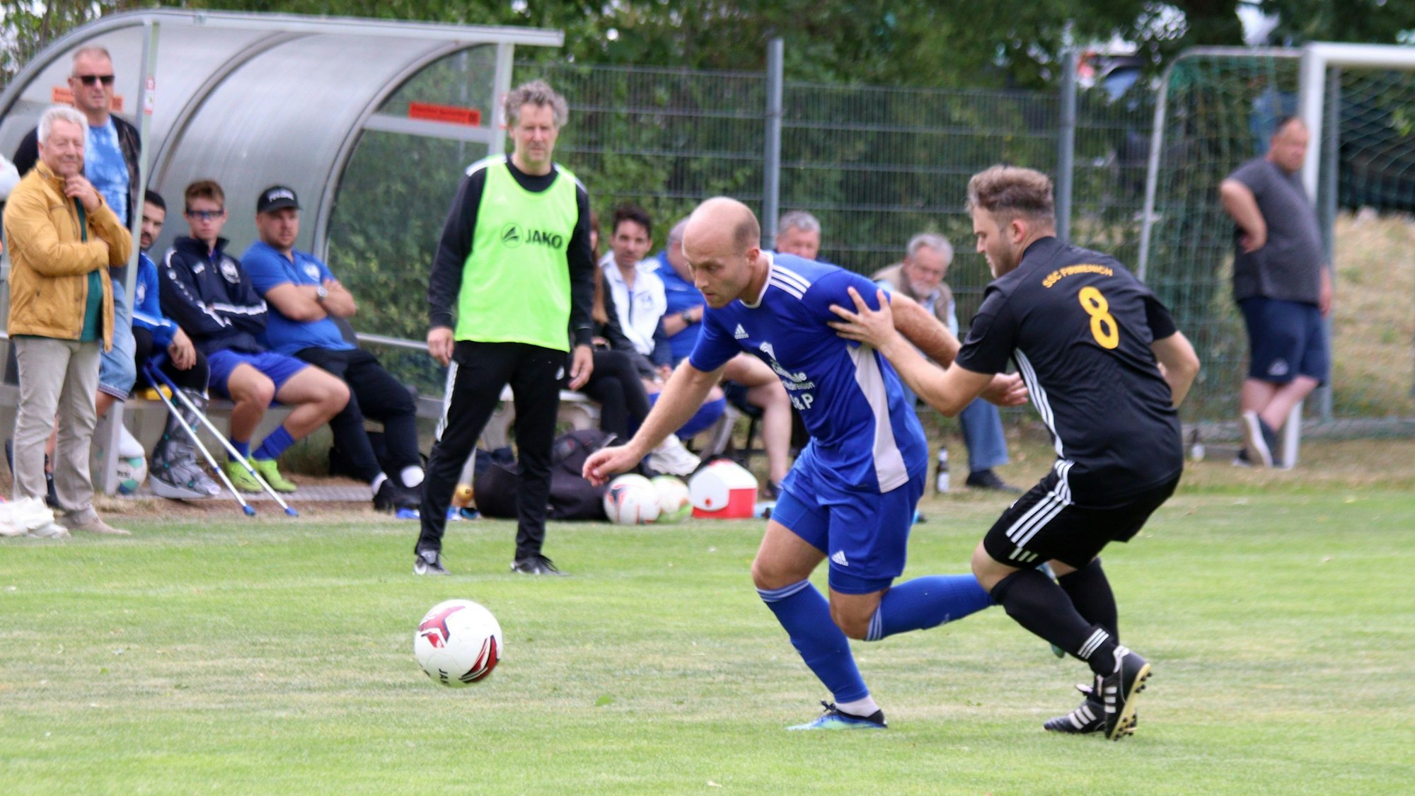 Eine Szene aus dem Pokalspiel zwischen dem SSV Weilerswist und dem SSC Firmenich.