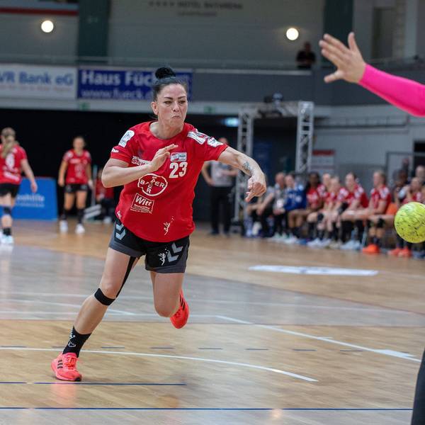 Handball I Frauen I Saison 2021-2022 I 1. HBF I 20. Spieltag I TSV Bayer 04 Leverkusen - Borussia Dortmund I 11.05.2022 Svenja Huber 23, Bayer Leverkusen 7-Meter, Siebenmeter Oberhausen Ostermann Arena NRW Deutschland *** Handball I Women I Season 2021 2022 I 1 HBF I 20 Matchday I TSV Bayer 04 Leverkusen Borussia Dortmund I 11 05 2022 Svenja Huber 23, Bayer Leverkusen 7 meters, seven-meter Oberhausen Ostermann Arena NRW Germany Copyright: xLobeca/PatrickxNuhnx