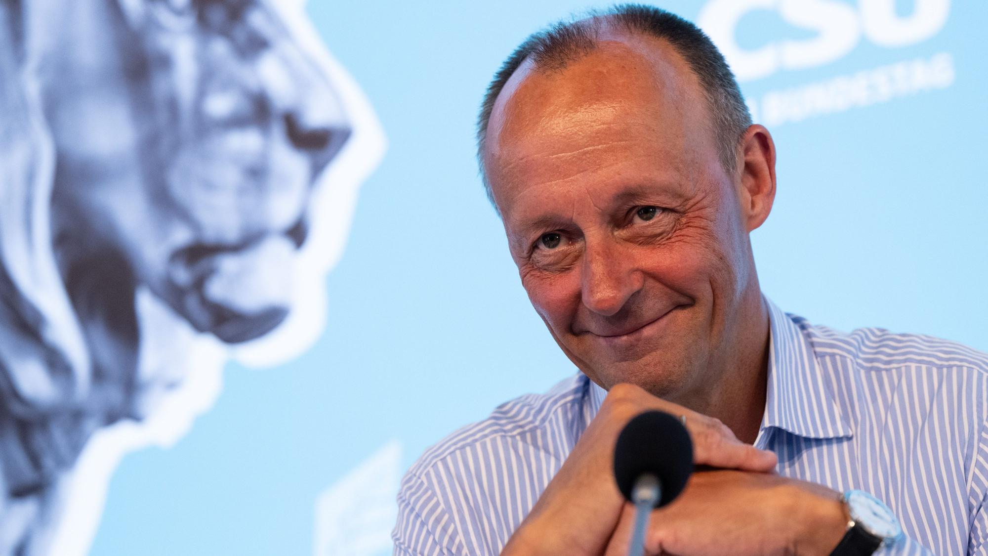 CDU-Chef Friedrich Merz hat sich im ZDF-Sommerinterview gegen die AfD auf Bundes- und Landesebene gestellt. Eine Zusammenarbeit auf lokaler Ebene schließt der Christdemokrat aber nicht mehr aus. (Archivbild)