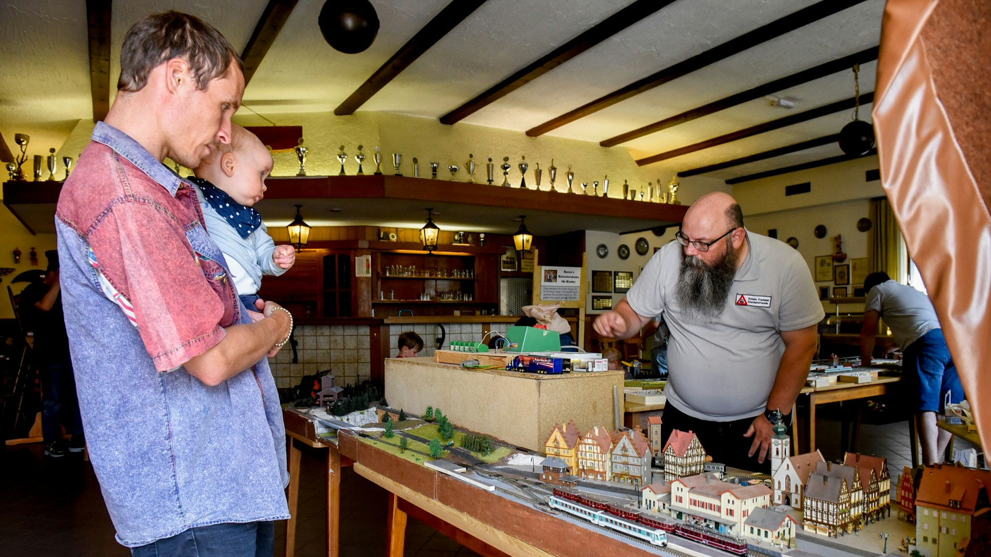 Im Schützenheim der Sebastianer bauten die Pulheim-Frechener Modelleisenbahnfreunde ihre Privatbahnen auf.