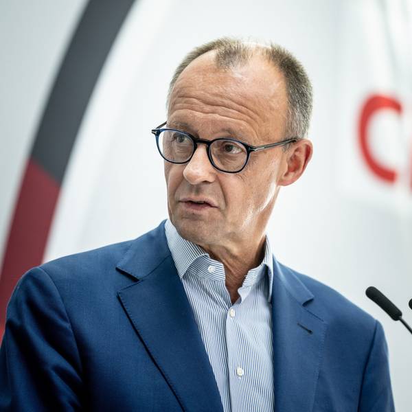 Rolle rückwärts am Montagmorgen: Nach Aussagen über eine mögliche Zusammenarbeit mit der AfD auf kommunaler Ebene ist CDU-Chef Friedrich Merz am Montag zurückgerudert. (Archivbild)
