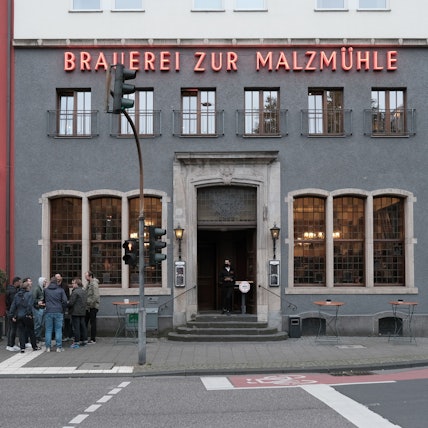 30.09.2021, Köln:  Michael Rosenbaum, Melanie Schwartz, Brauerei zur Malzmühle. Foto: Max Grönert