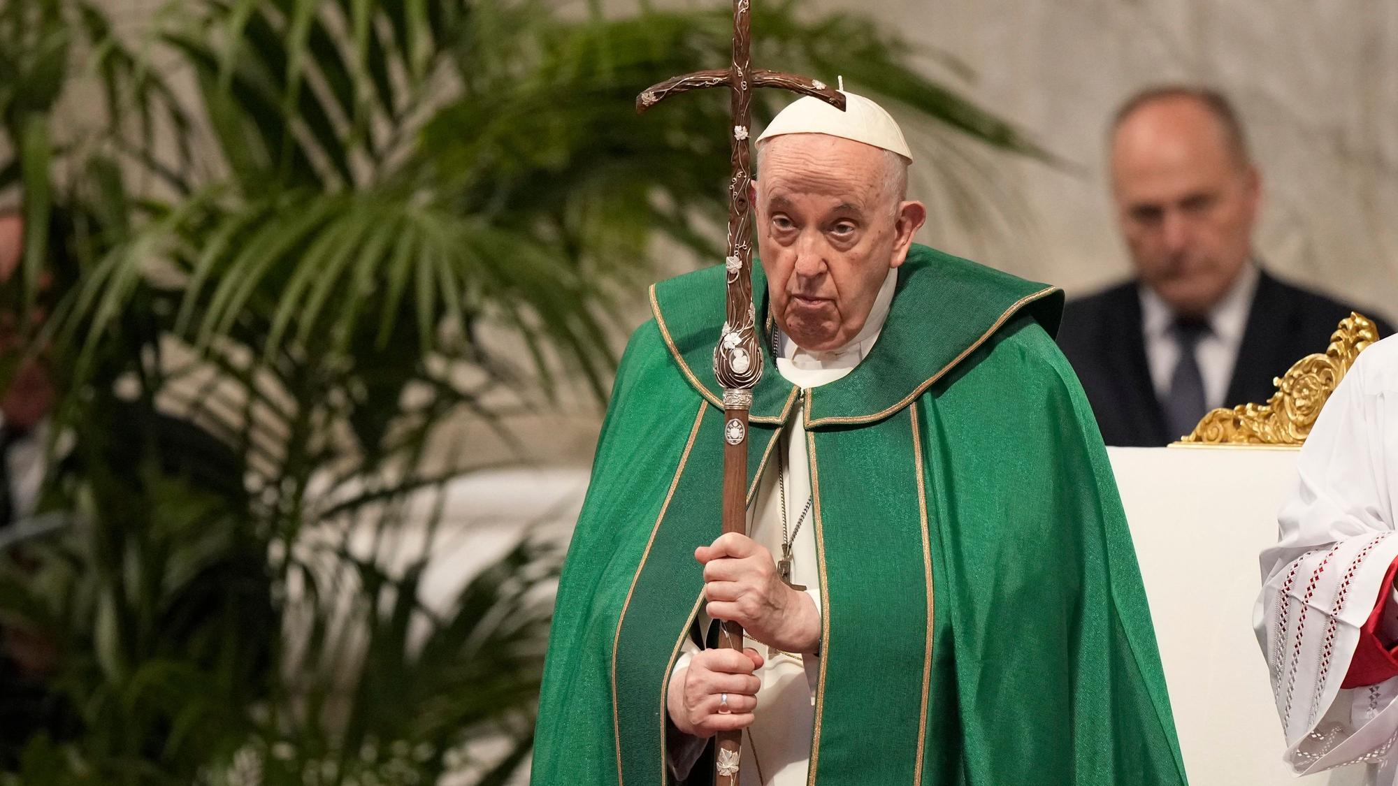 Papst Franziskus steht einer Messe anlässlich des 3. Welttages der Großeltern und Senioren im Petersdom im Vatikan vor. Der Jahrestag wurde von Papst Franziskus 2021 ins Leben gerufen.