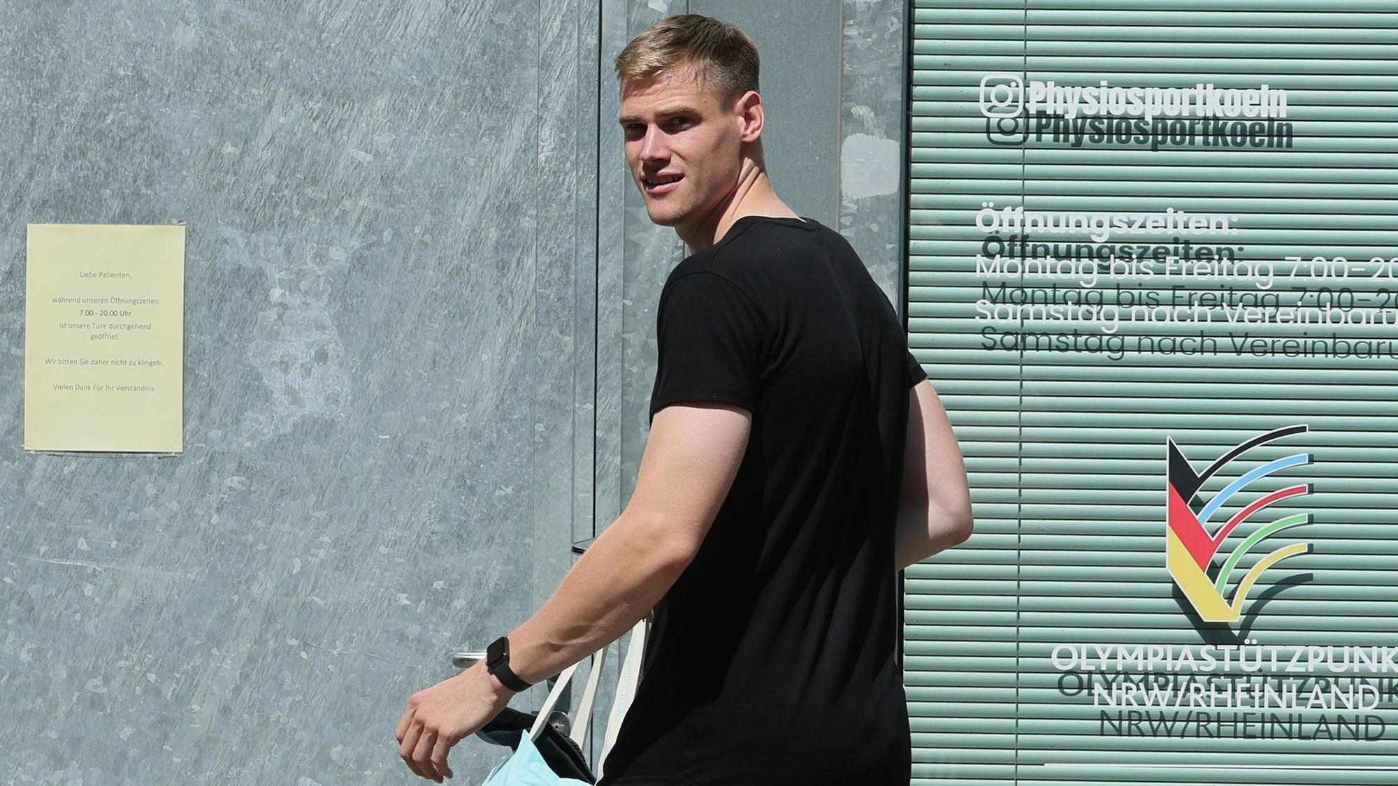 FC-Stürmer Steffen Tigges bei der Physiotherapie in Köln-Mülheim.