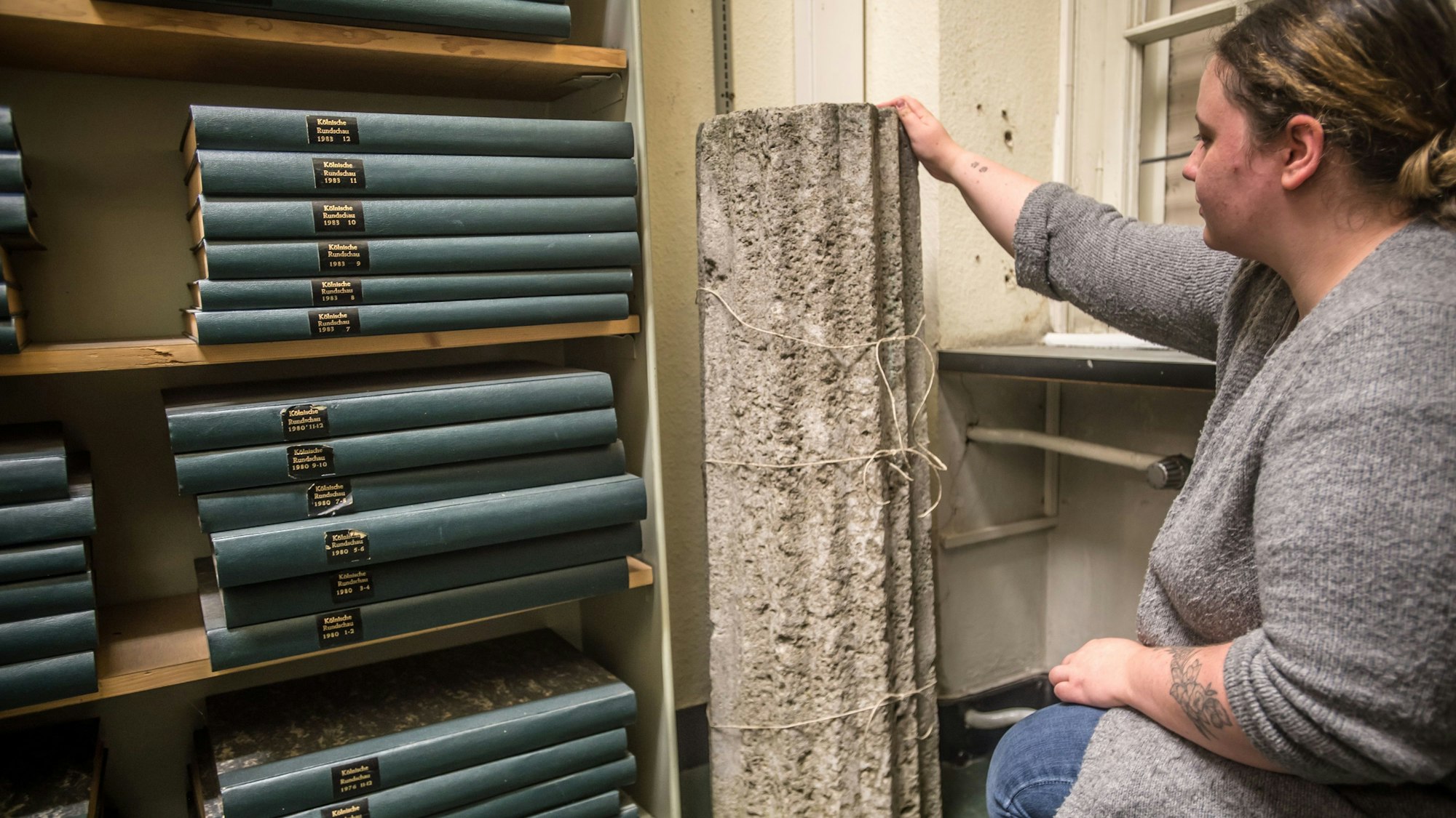 Hermann Obser hat diese Säule gerettet, jetzt steht sie im Stadtarchiv.