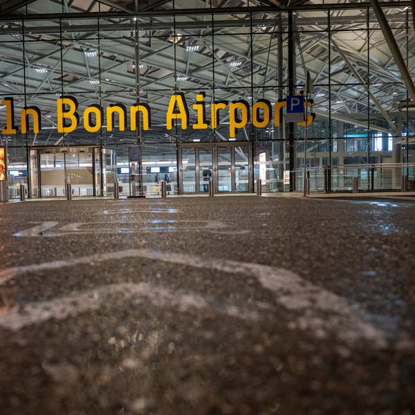 10.02.2023, Köln: Am Flughafen Köln-Bonn darf auch nachts gestartet und gelandet werden.