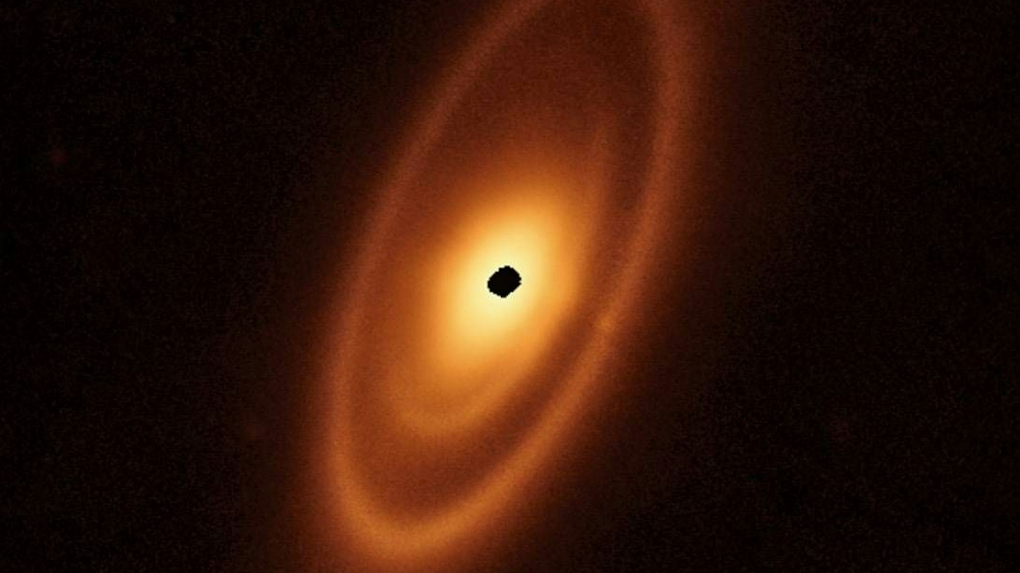 Eine Staubscheibe ist auf einem Bild des James-Webb-Teleskops um den jungen Stern Fomalhaut sichtbar. Eine ähnliche Scheibe umgibt auch den nun untersuchten Stern PBS 70, der der Sonne in ihrer Frühphase ähnelt. (Archivbild)