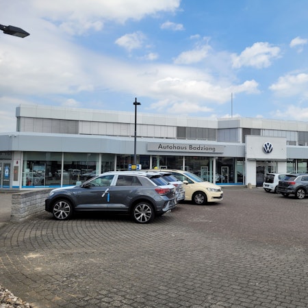 Das Foto zeigt die Autohaus Badziong GmbH & Co. KG an der Siemensstraße. Das Unternehmen ist insolvent.