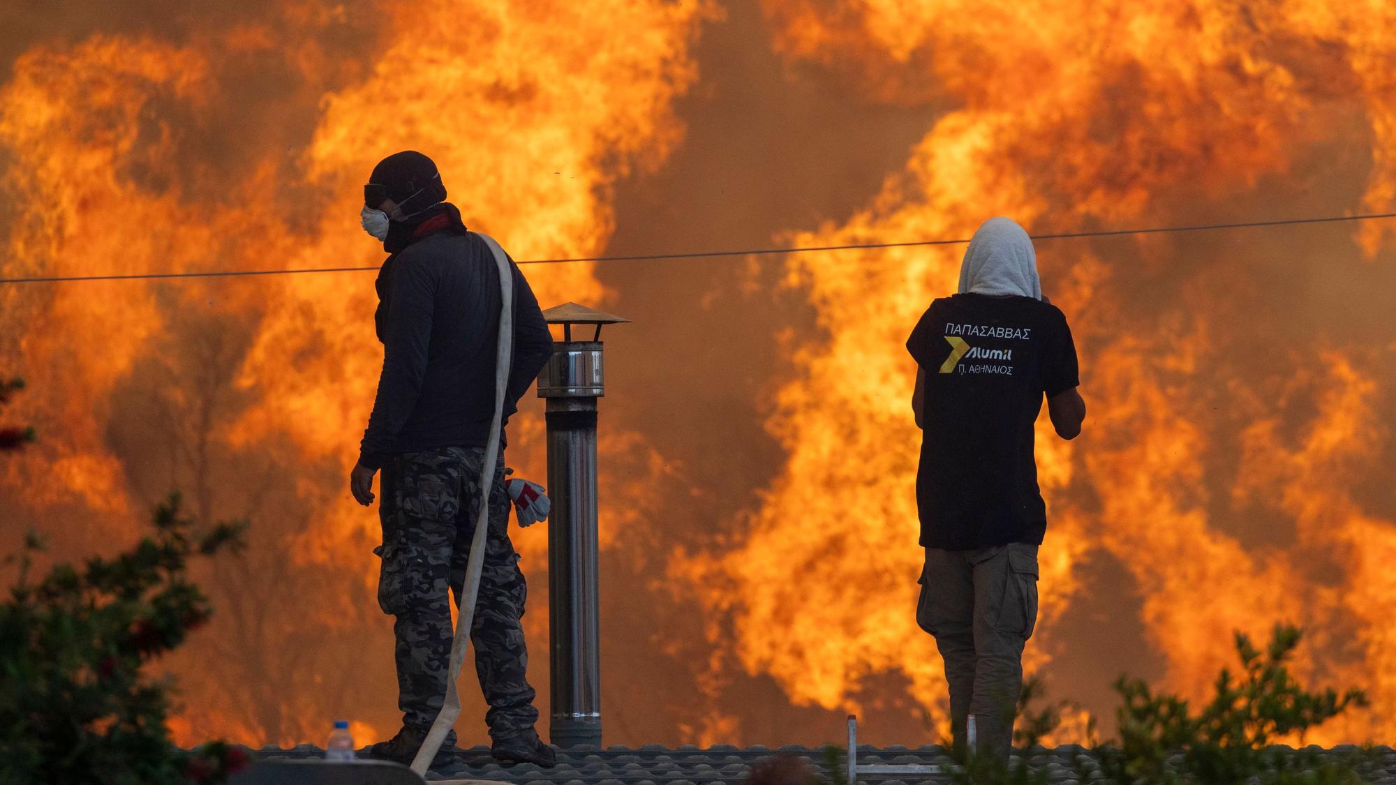 Flammen erreichten die griechische Ortschaft Gennadi.