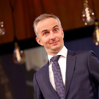 Jan Böhmermann hat sich auf Twitter zu Friedrich Merz Äußerungen über eine kommunale Zusammenarbeit mit der AfD geäußert – und damit Kritik von Karin Prien auf sich gezogen (Archivbild).