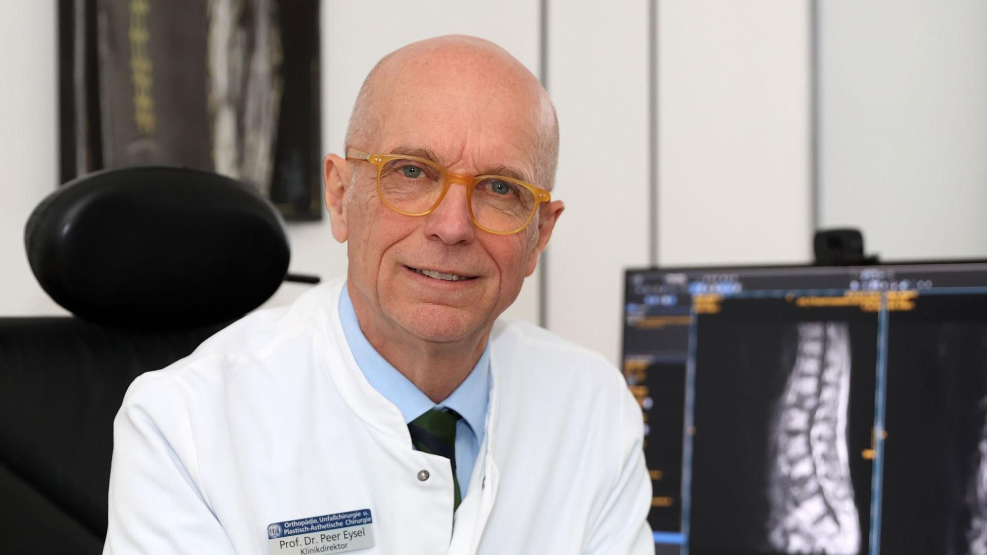 Prof. Dr. Peer Eysel von der Uniklinik Köln ist Spezialist für Gelenkschmerzen.