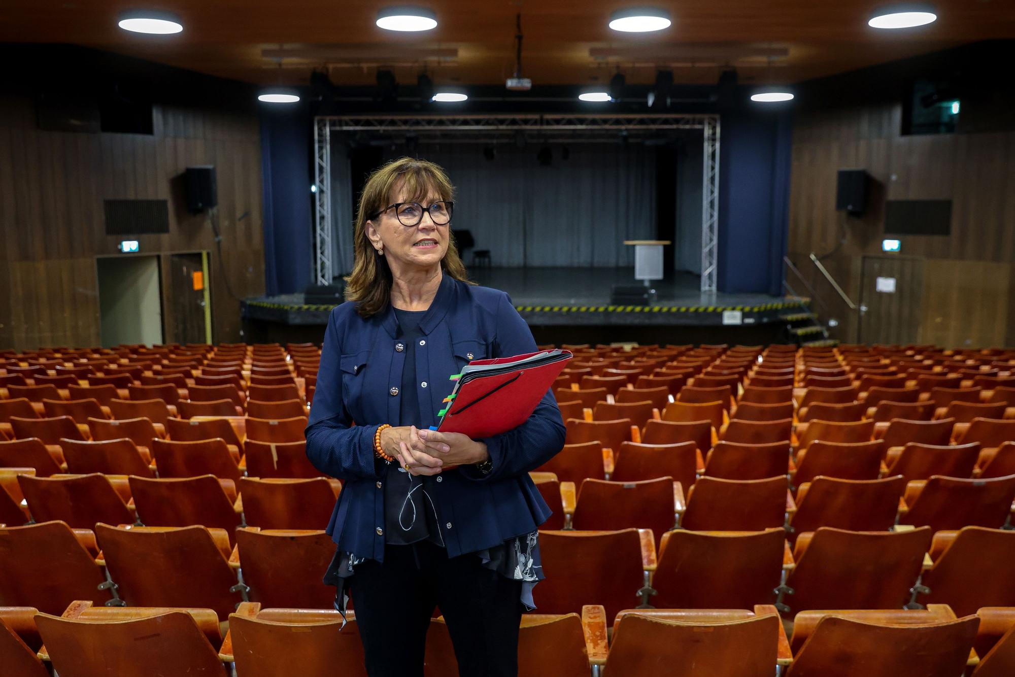Petra Rinnenburger im Gymnasium Kreuzgasse im Jahr 2023.