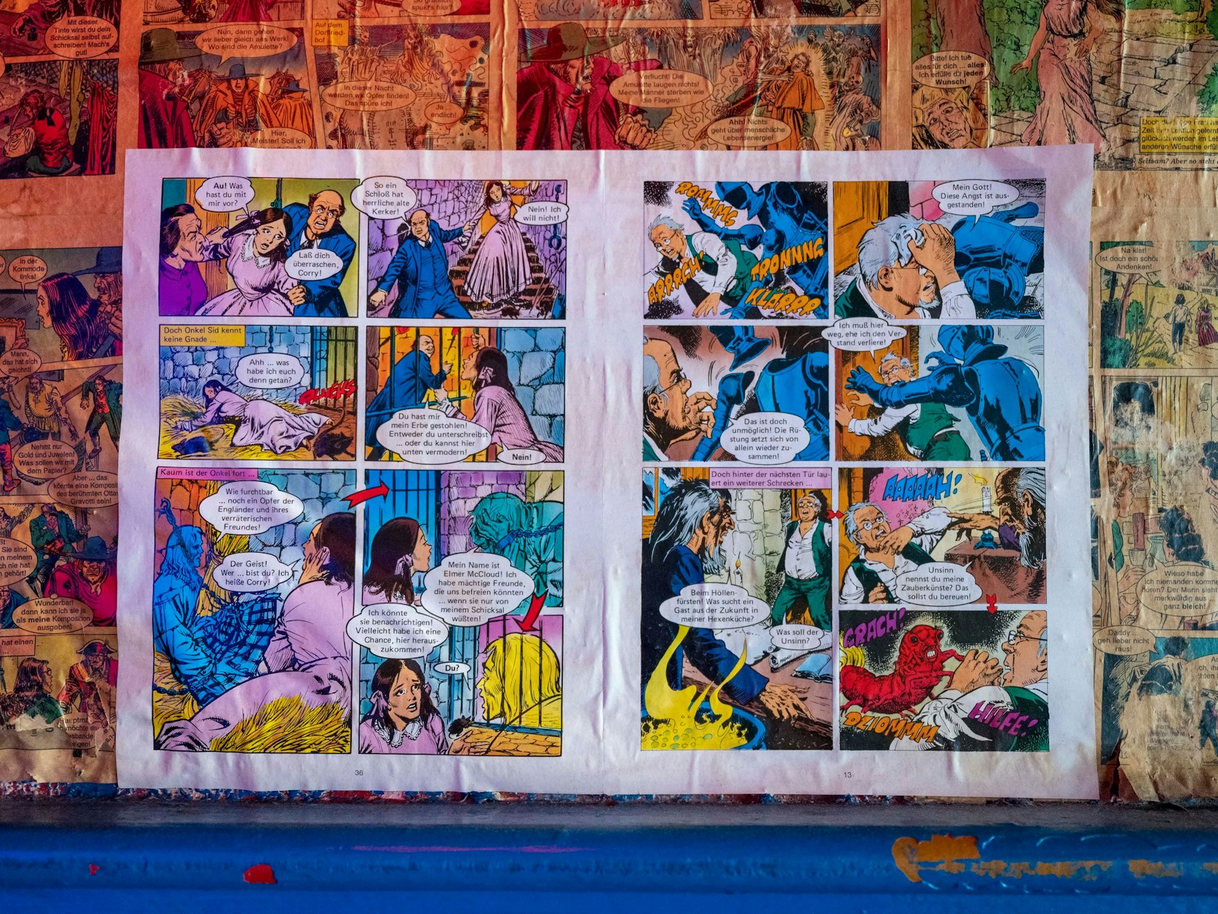 Comics als Tapete an der Wand.