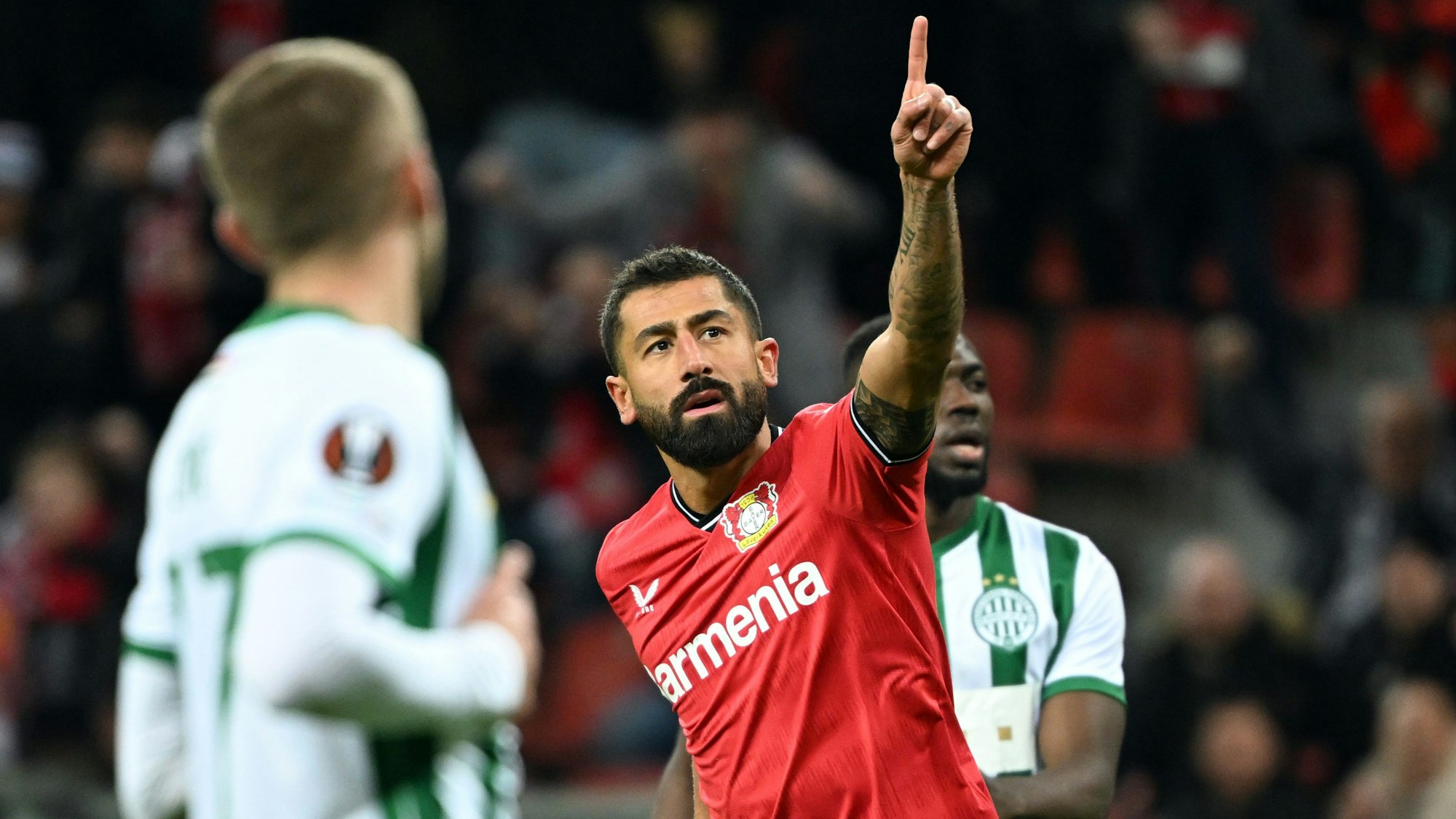 Leverkusens Kerem Demirbay bejubelt sein Tor zum 1:0 gegen Budapest.