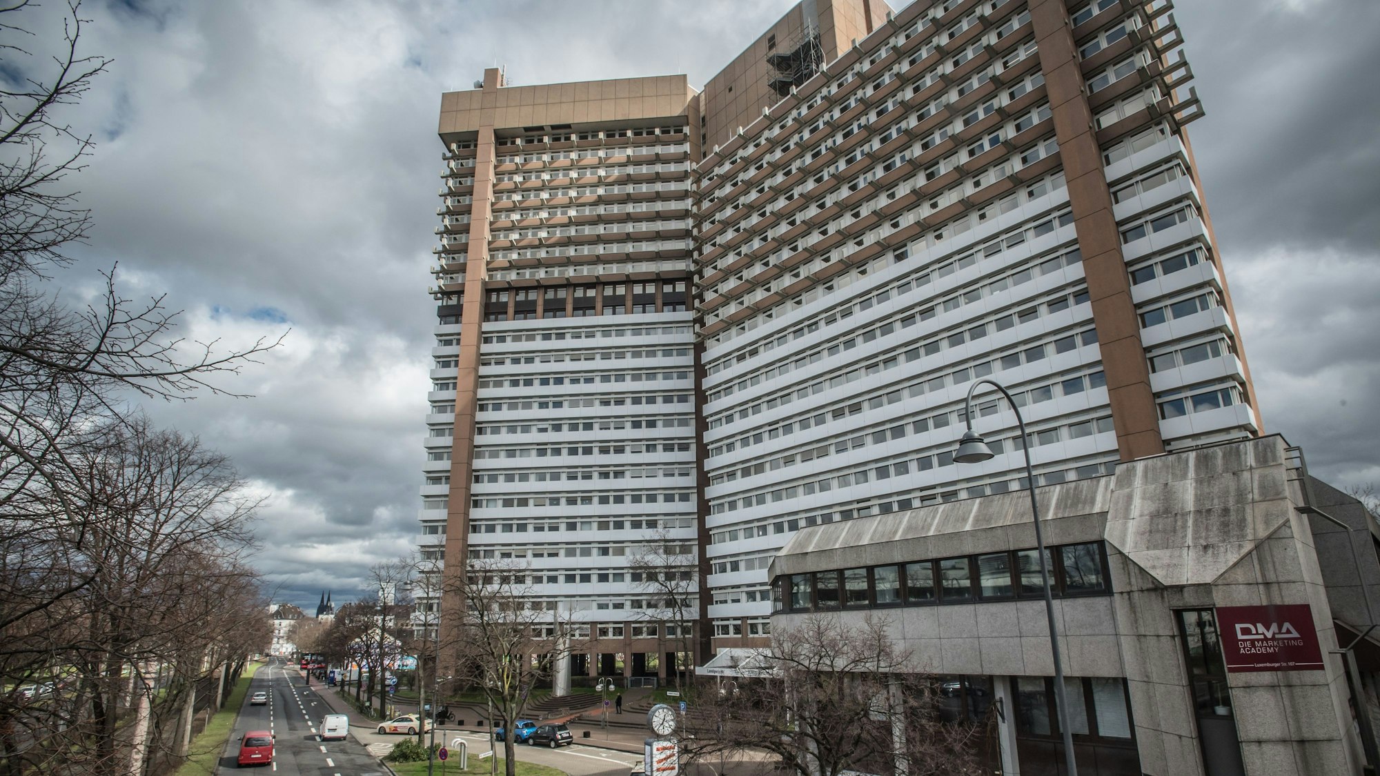 Das Kölner Landgericht an der Luxemburger Straße.