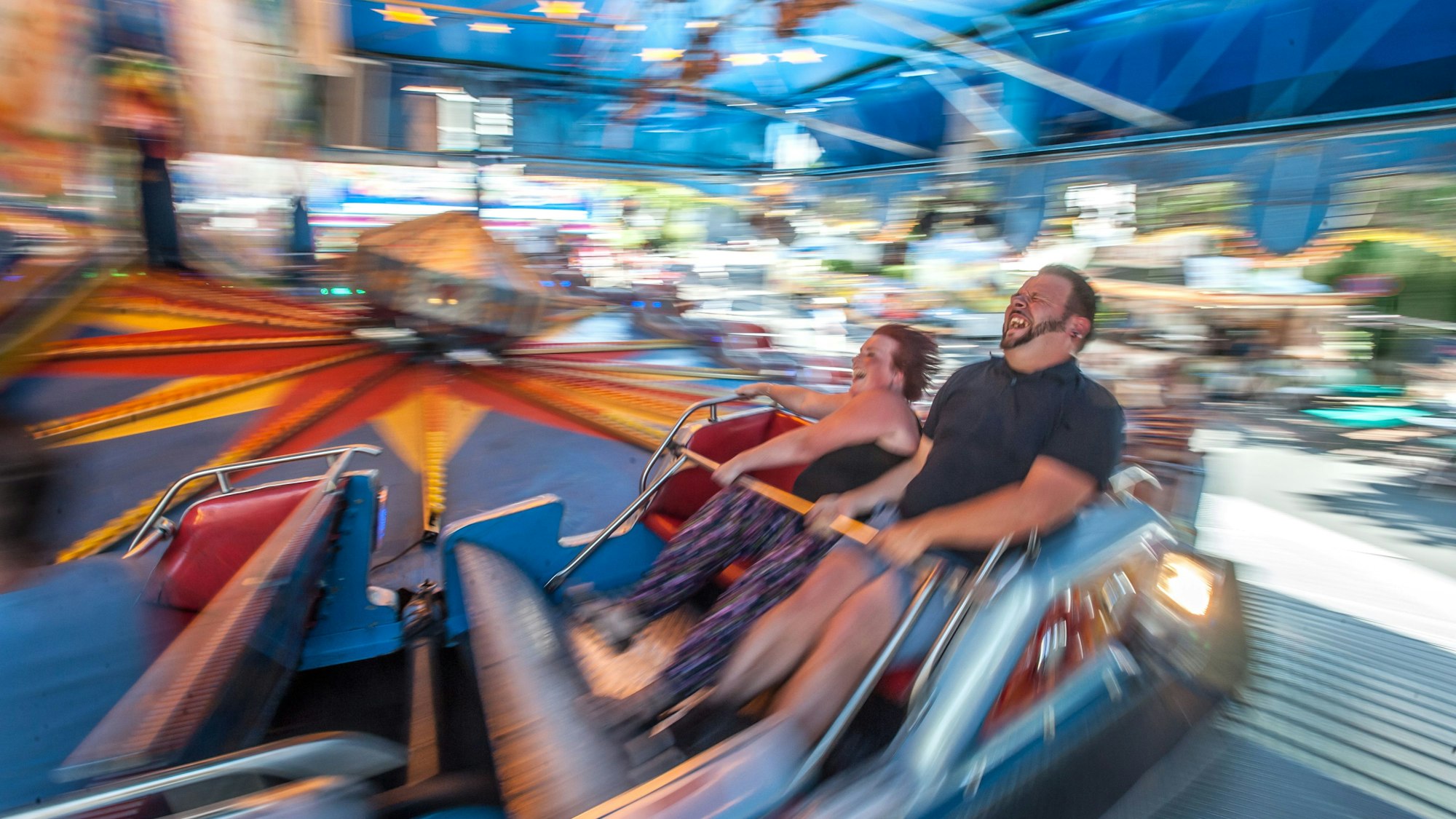 Stadtfest / Kirmes in Opladen Archiv (vor 2018)
Karussel Fahrgeschäft Leverkusen