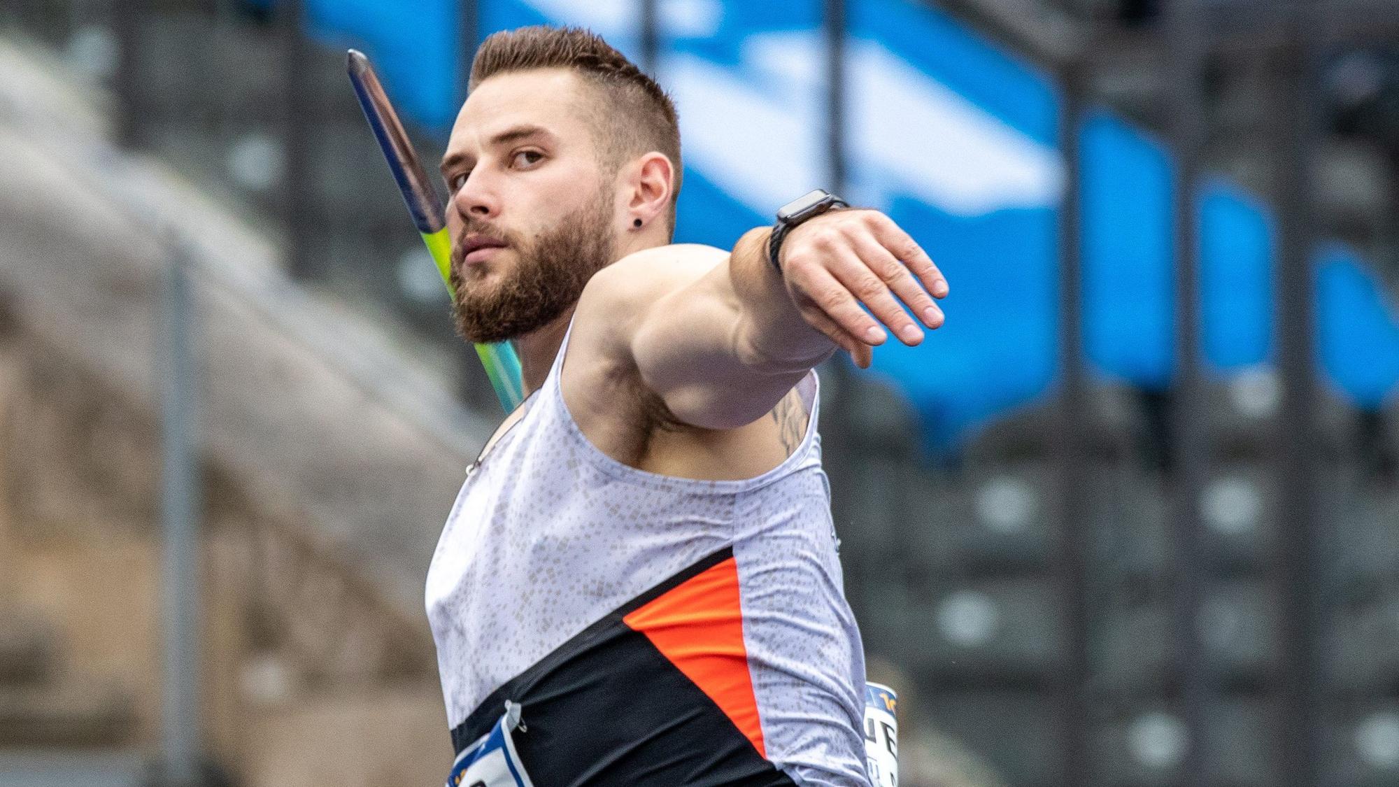 ARCHIV - 12.09.2021, Berlin: Leichtathletik: Meeting, ISTAF, Internationales Stadionfest im Olympiastadion, Entscheidung: Speerwurf, Männer: Johannes Vetter aus Deutschland im Wettkampf. Vetter musste nun seinen Start bei den deutschen Meisterschaften absagen. (zu dpa: «Speerwerfer Vetter fällt für deutsche Meisterschaften aus») Foto: Andreas Gora/dpa +++ dpa-Bildfunk +++