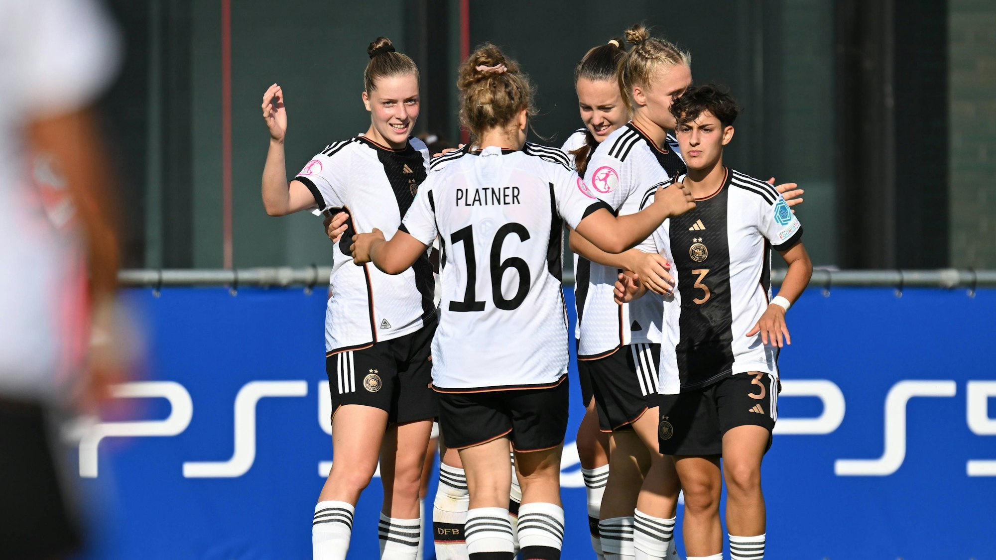 Deutsche U19-Juniorinnen jubeln bei der EM