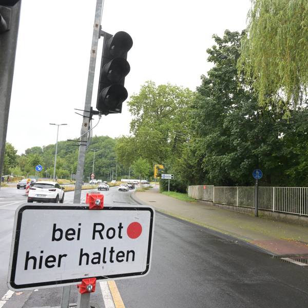 Das Foto zeigt die neue Ampel an der Tunnelausfahrt Schnabelsmühle.