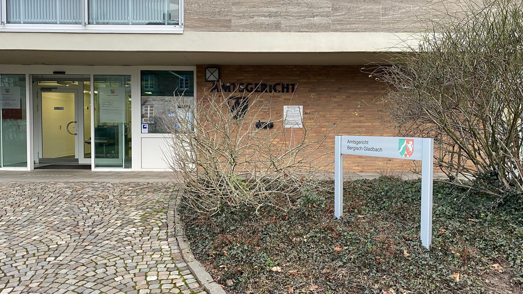 Der EIngang zum Amtsgericht.
