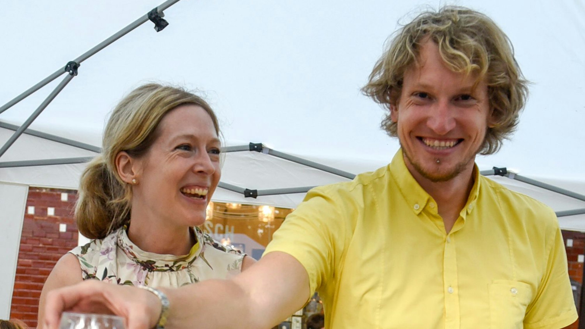 Das Bild zeigt Melanie und Marc Stevens, die zum dritten Konzert ihrer Reihe Summer Music Night eingeladen hatten.