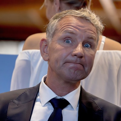 29.07.2023, Sachsen-Anhalt, Magdeburg: Björn Höcke, Fraktionsvorsitzender der AfD Thüringen, nimmt an der AfD Europawahlversammlung in der Messe Magdeburg teil. Foto: Carsten Koall/dpa +++ dpa-Bildfunk +++