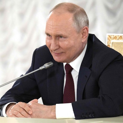 This pool image distributed by Sputnik agency shows Russian President Vladimir Putin meeting with the media after the second Russia-Africa summit in Strel'na outside Saint Petersburg on July 29, 2023. (Photo by Alexey DANICHEV / POOL / AFP)