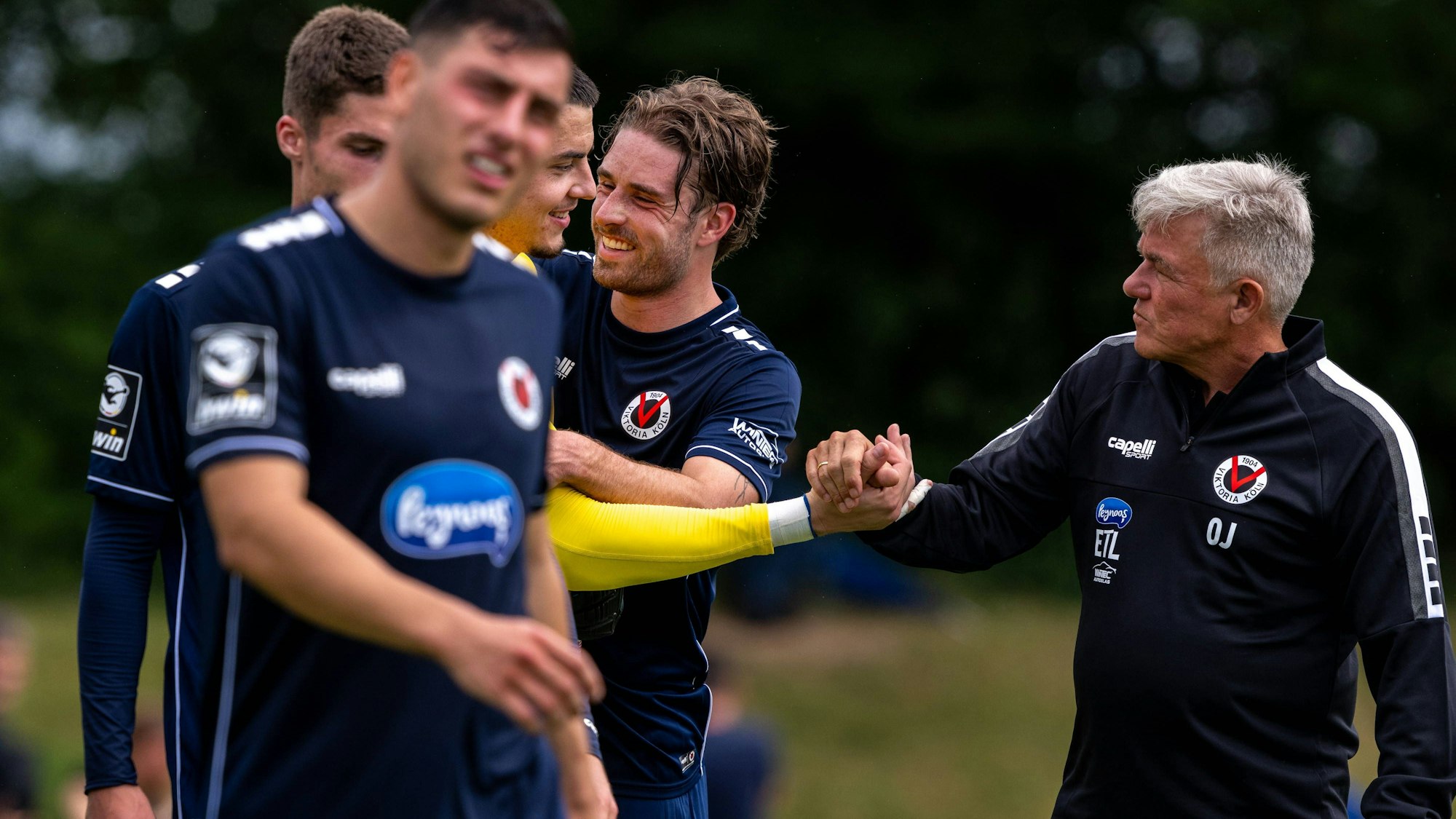 FC Germania Zuendorf vs Viktoria Koeln 1904 Saison 2023/24 / 01.07.2023, Stadion Höhenberg, Köln, FC Germania Zuendorf vs Viktoria Koeln 1904 Saison 2023/24 Olaf Janßen Viktoria Koeln, Trainer ist zufrieden mit der 1. Halbzeit *** FC Germania Zuendorf vs Viktoria Koeln 1904 season 2023 24 01 07 2023, Stadium Höhenberg, Cologne, FC Germania Zuendorf vs Viktoria Koeln 1904 season 2023 24 Olaf Janßen Viktoria Koeln, coach is satisfied with the 1 half time nordphotoxGmbHxx/xDenkinger nph00015