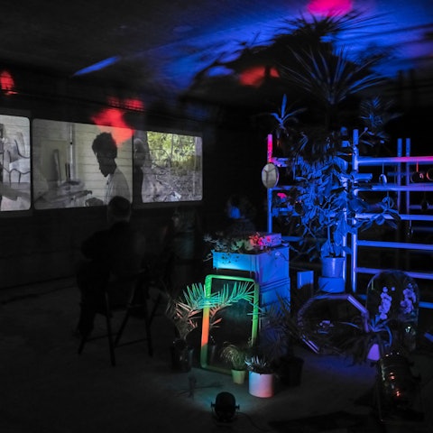 Brückenmusik „MirrorTimeMirror“ des Duos Black Quantum Futurism