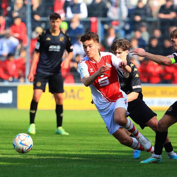 Etienne Borie Koeln im Zweikampf mit Brajan Gruda Mainz 1. FC Koeln vs 1. FSV Mainz 05, Fussball, A-Junioren-Bundesliga, 14.04.2023 DFB regulations prohibit any use of photographs as image sequences and/or quasi-video. 1. FC Koeln vs 1. FSV Mainz 05, Fussball, A-Junioren-Bundesliga, 14.04.2023 Koeln *** Etienne Borie Koeln in duel with Brajan Gruda Mainz 1 FC Koeln vs 1 FSV Mainz 05, Football, A Junioren Bundesliga, 14 04 2023 DFB regulations prohibit any use of photographs as image sequences and or quasi video 1 FC Koeln vs 1 FSV Mainz 05, Football, A Junioren Bundesliga, 14 04 2023 Koeln Copyright: xEibner-Pressefotox EP_RWS