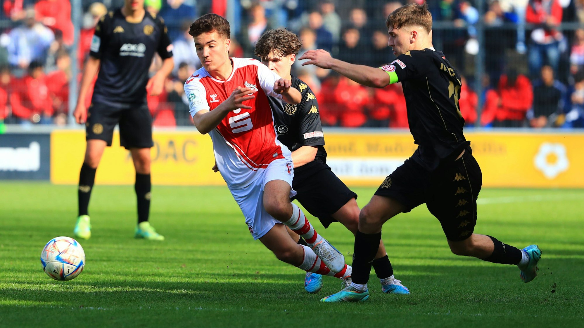 Etienne Borie Koeln im Zweikampf mit Brajan Gruda Mainz 1. FC Koeln vs 1. FSV Mainz 05, Fussball, A-Junioren-Bundesliga, 14.04.2023 DFB regulations prohibit any use of photographs as image sequences and/or quasi-video. 1. FC Koeln vs 1. FSV Mainz 05, Fussball, A-Junioren-Bundesliga, 14.04.2023 Koeln *** Etienne Borie Koeln in duel with Brajan Gruda Mainz 1 FC Koeln vs 1 FSV Mainz 05, Football, A Junioren Bundesliga, 14 04 2023 DFB regulations prohibit any use of photographs as image sequences and or quasi video 1 FC Koeln vs 1 FSV Mainz 05, Football, A Junioren Bundesliga, 14 04 2023 Koeln Copyright: xEibner-Pressefotox EP_RWS