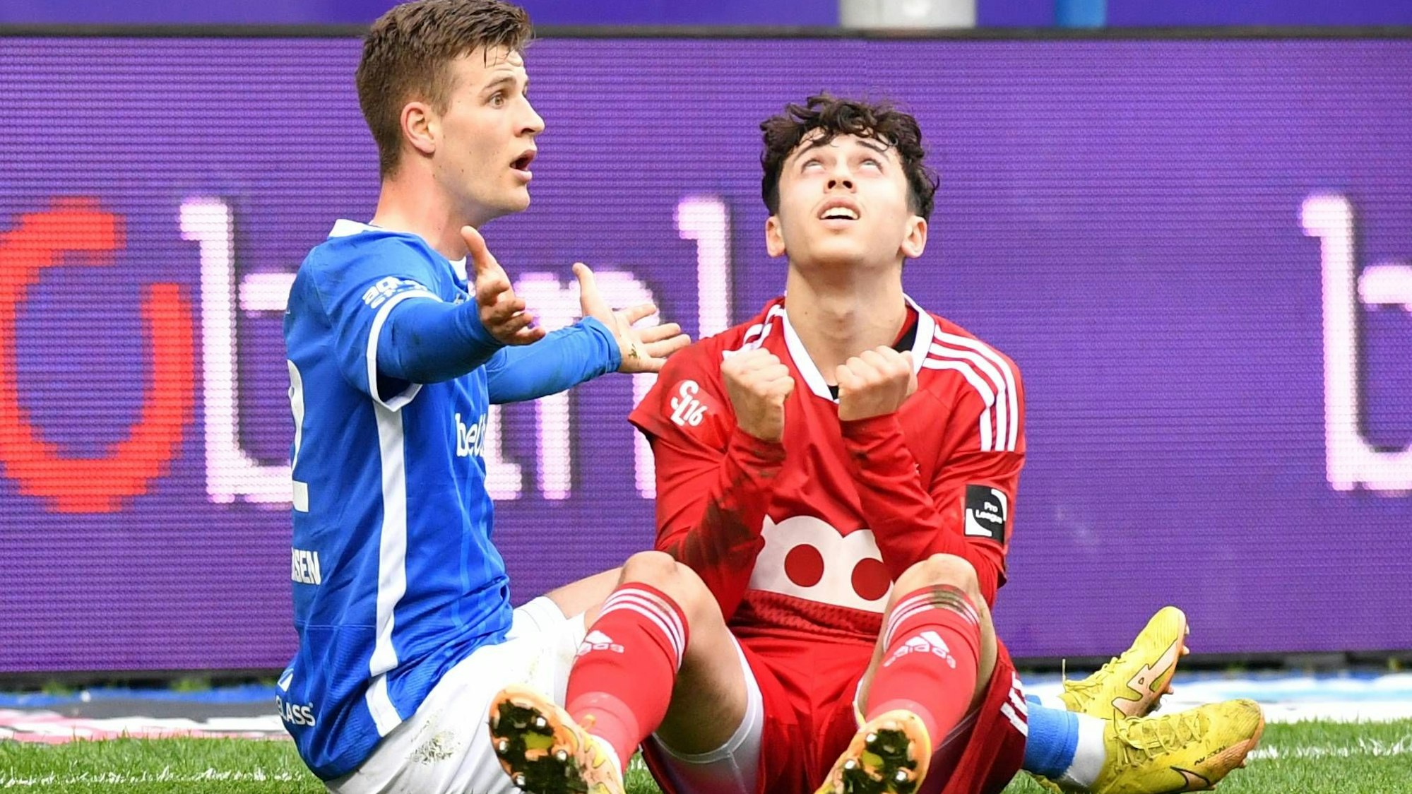 Rasmus Carstensen (l.) kam zuletzt überwiegend in der U23-Mannschaft von Genk zum Einsatz. Nun interessiert sich der 1. FC Köln für den Dänen.
