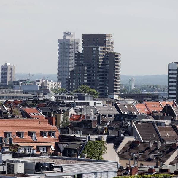 14.06.2022, Köln: Kölner Masterplan zur nachhaltigen Bekämpfung von Wohnungslosigkeit. Blick von oben auf das Kunibertsviertel. Foto: Arton Krasniqi