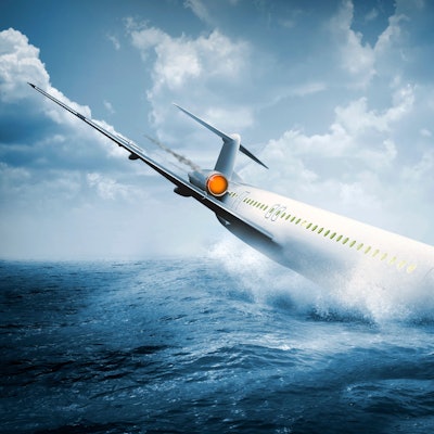 Absturz eines Flugzeugs auf dem offenen Meer.