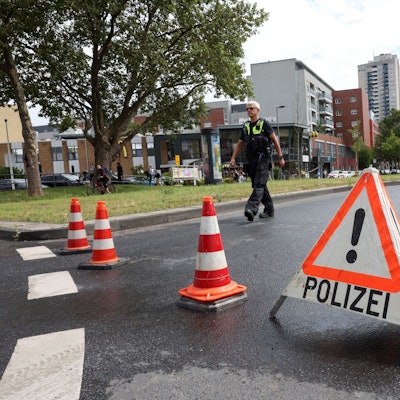 Eine Weltkriegsbombe ist im Autobahndreieck Heumar zwischen A3 und A4 bei Köln gefunden werden. Das Autobahnkreuz muss komplett gesperrt werden. (Archivbild)