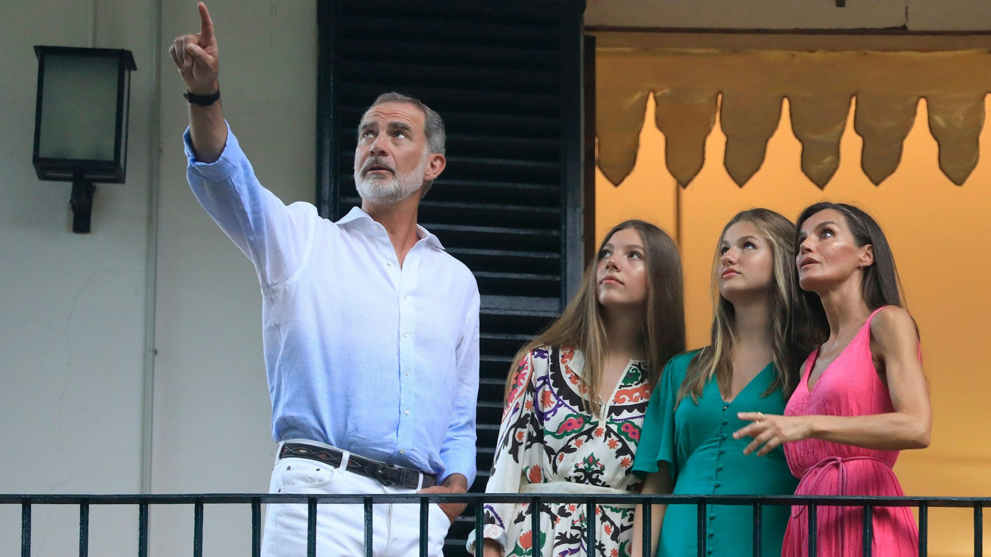 Felipe VI., König von Spanien, Letizia, Königin von Spanien, Leonor, Prinzessin von Spanien, und ihre Schwester, die Infantin Sofia besuchen das Dorf Bunyola während ihrer Sommerferien.