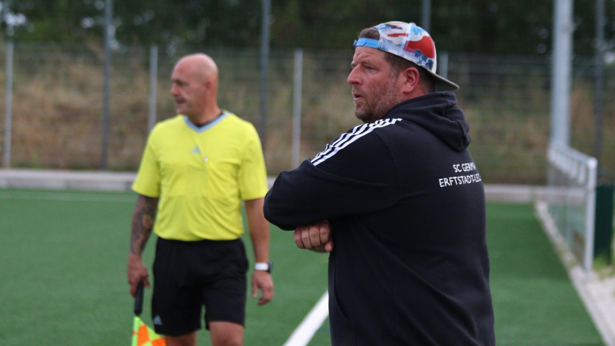 Karsten Kochems trainiert SC Germania Erftstadt-Lechenich in der Landesliga.