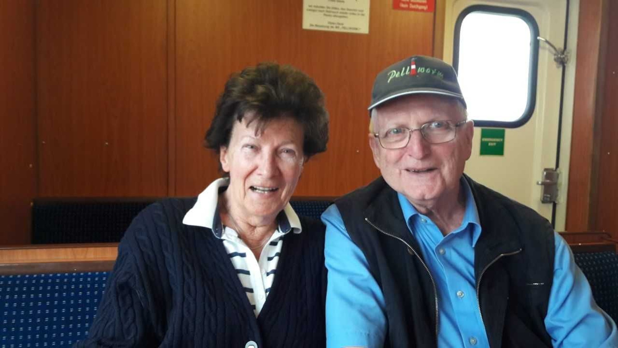 Franz Kersjes und seine Frau Eufemia (Fe) Kersjes lächeln in die Kamera.