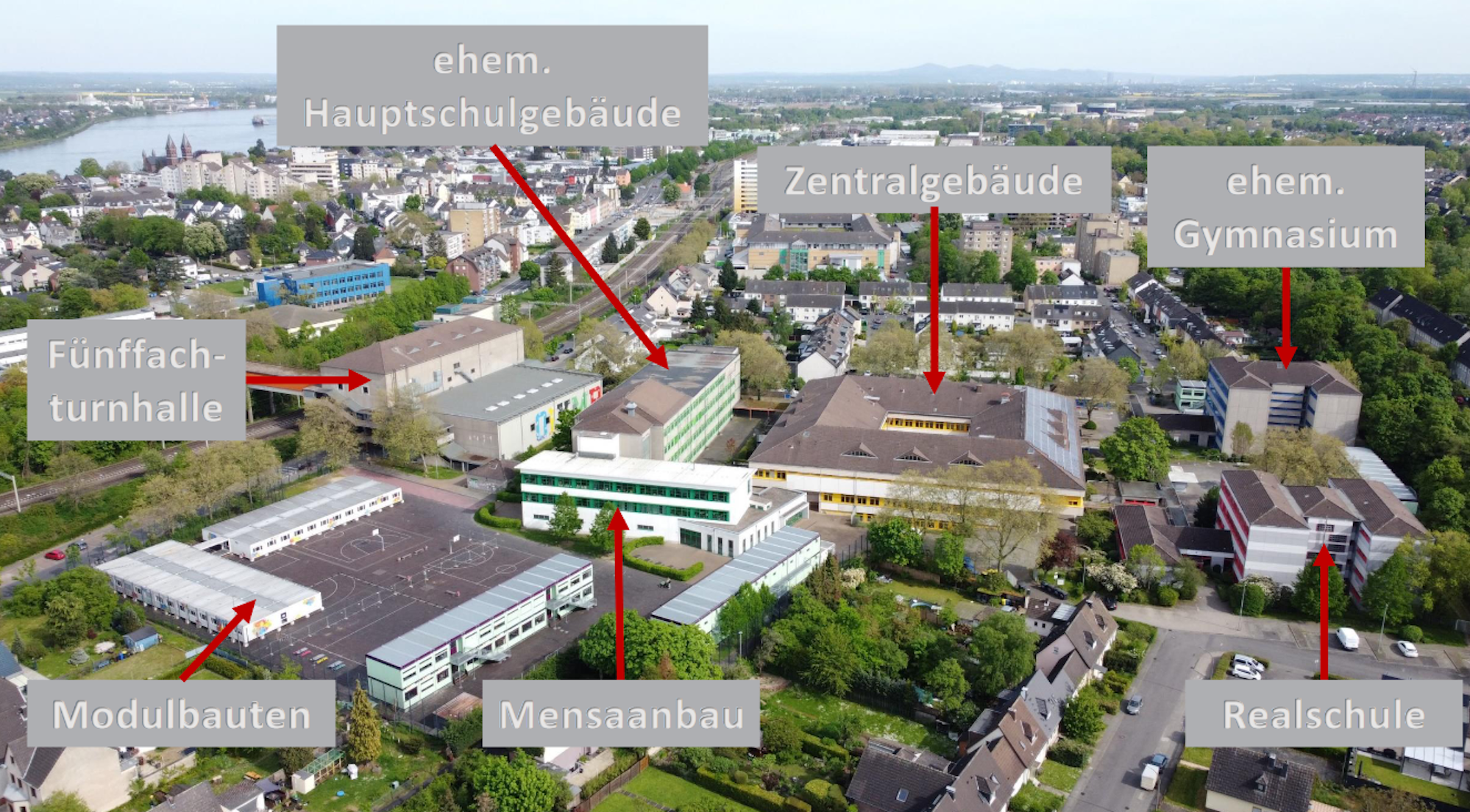 Das Bild zeigt eine Luftaufnahme von derzeitigen Schulkomplex in Wesseling.