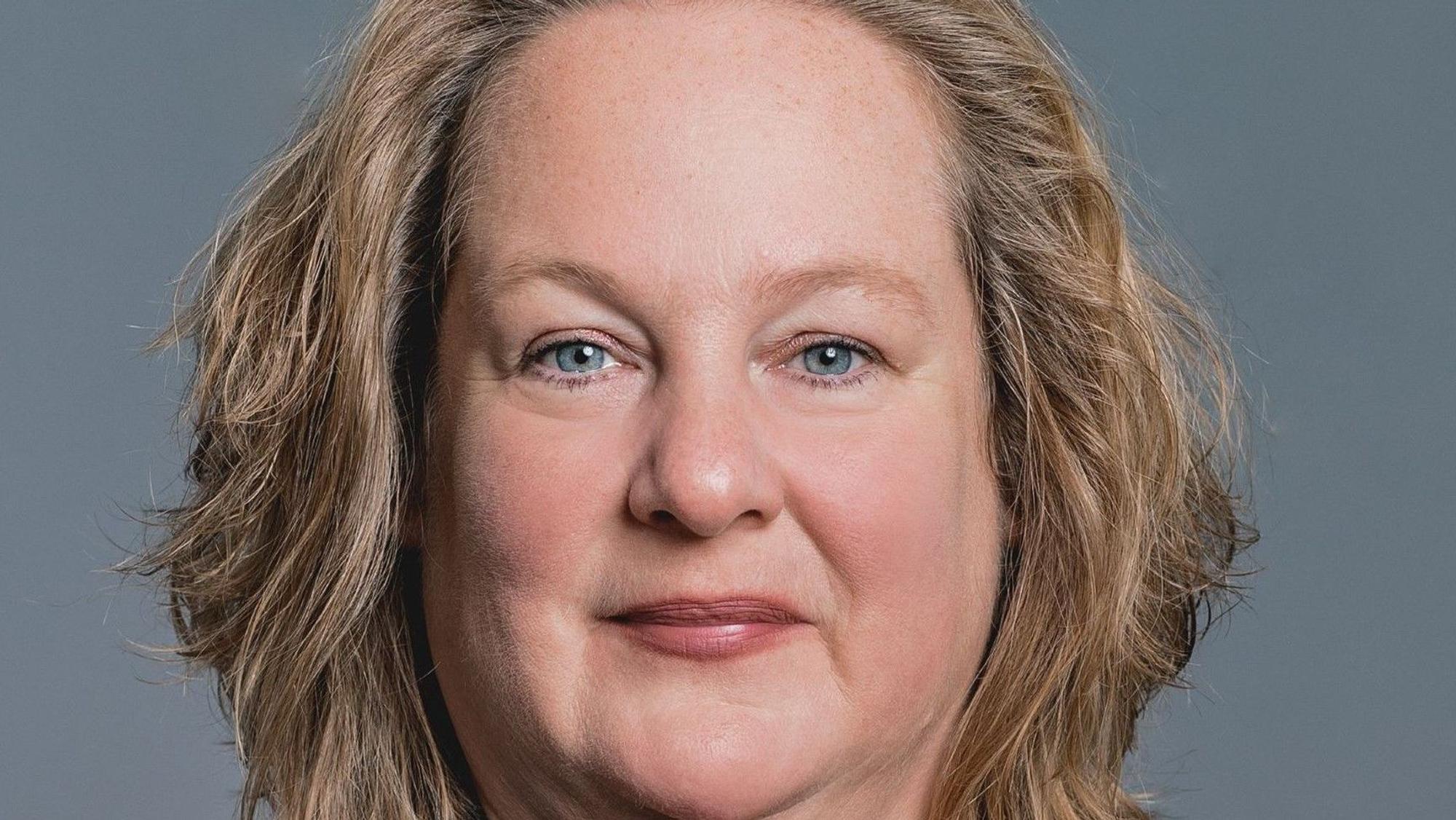 Claudia Fell ist Senior Partner & Head of Insurance DACH bei Roland Berger. Sie hat über 20 Jahre Erfahrung in der Beratung von nationalen und internationalen Versicherungsunternehmen.