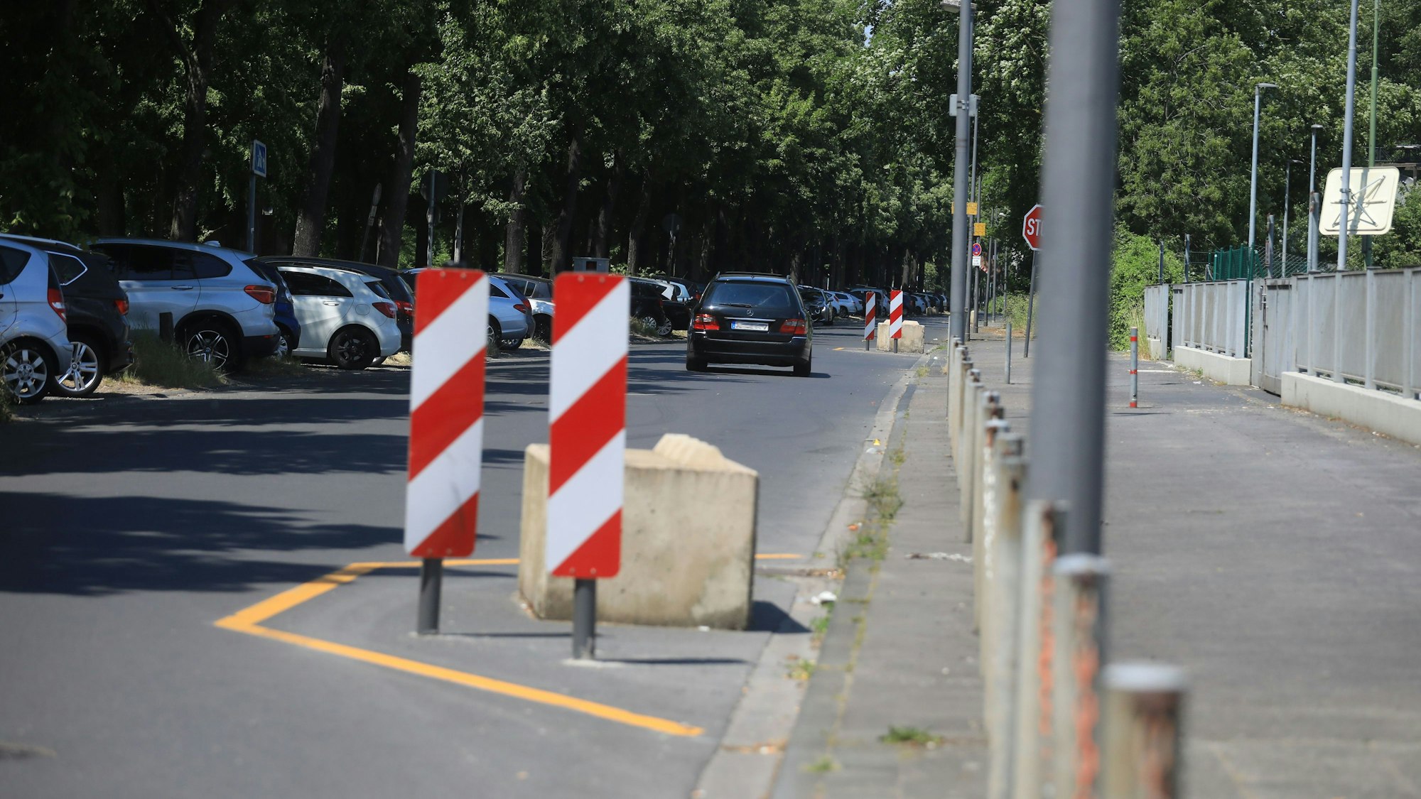 Fahrbahneinengungen haben laut Anwohnerinnen und Anwohner nichts gebracht.